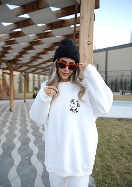 Oversized Sweatshirt "Give Love Back"